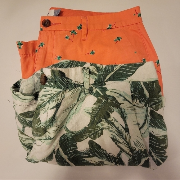 2 Pairs of Old Navy Ladies Shorts - Picture 1 of 5